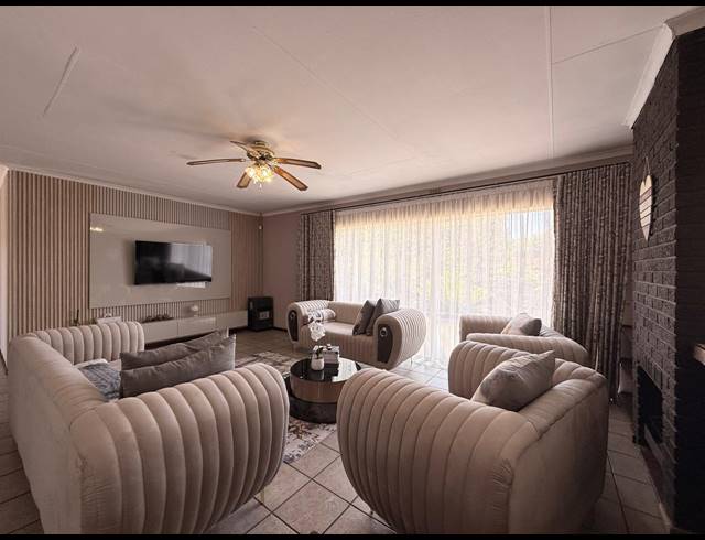 4 BEDROOM HOUSE RENTED IN AVIARY HILL